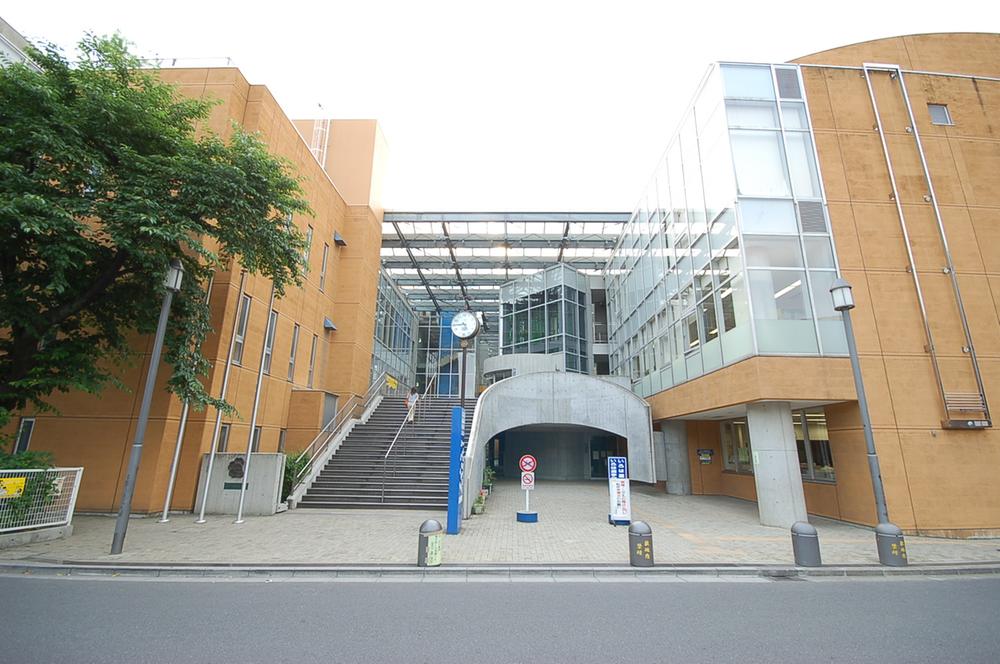 library. 230m to the ABCs Library