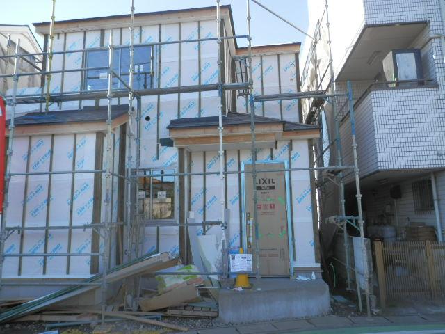 Local photos, including front road. Local (12 May 2013) Shooting