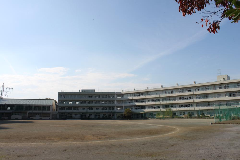 Junior high school. Shiki 1600m until junior high school