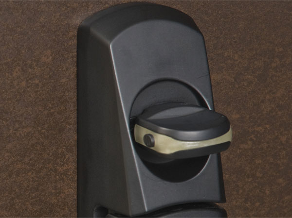 Security.  [Crime prevention thumb turn] The entrance door has adopted a crime prevention thumb. (Same specifications)