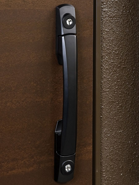 Security.  [Double Rock] Providing a key cylinder up and down two places to the front door, It has extended crime prevention effect. (Same specifications)