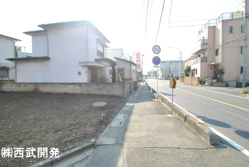 Local photos, including front road. Local (10 May 2013) Shooting