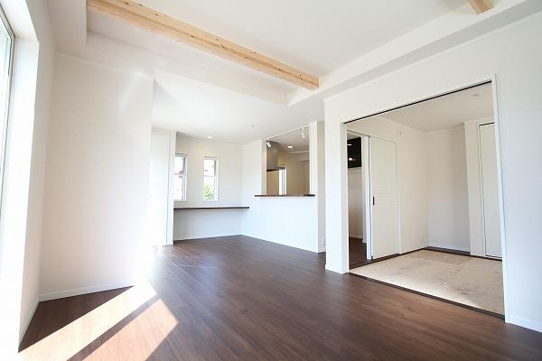 Same specifications photos (living). Same specifications Photo: Living