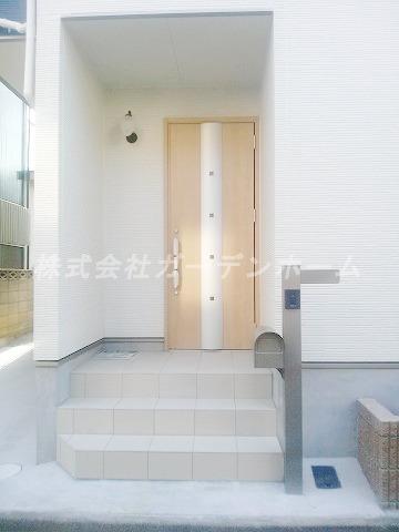 Entrance. Indoor (12 May 2011) Shooting