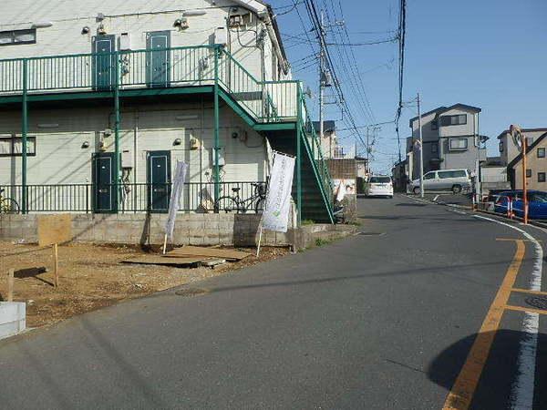 Local photos, including front road. Local (May 2013) Shooting