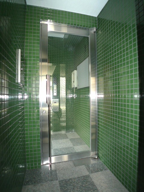 Entrance. Popularity of auto-lock equipped