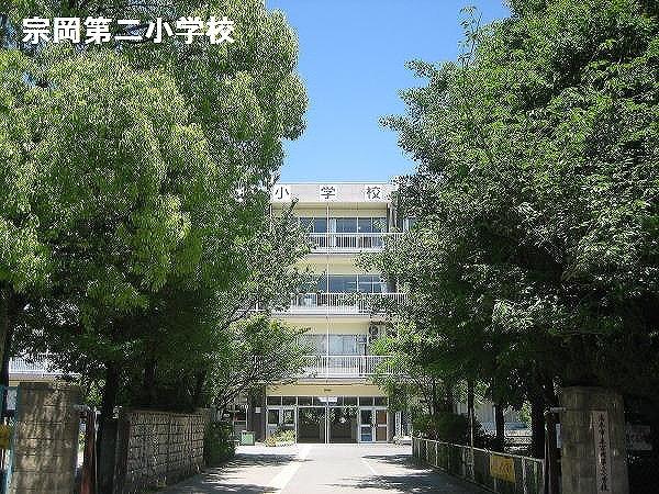 Primary school. Muneoka 640m until the second elementary school