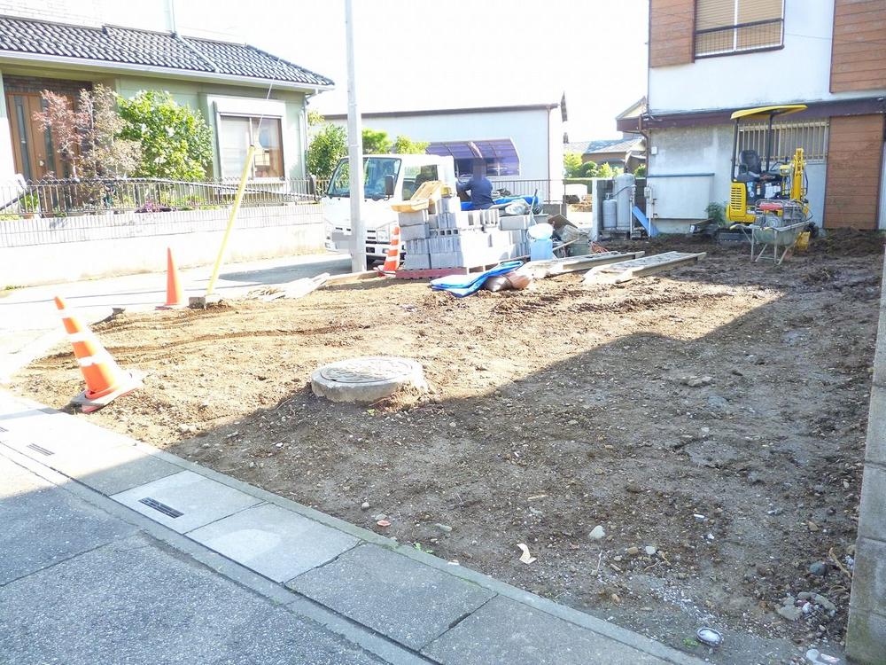 Local appearance photo. Local (11 May 2013) Shooting