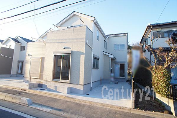 Local appearance photo. 4 Building