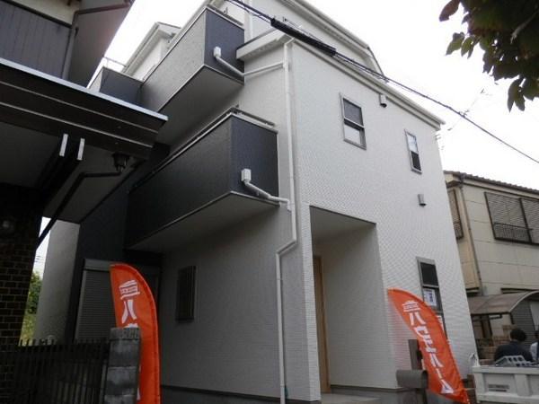 Local appearance photo. Local (12 May 2013) Shooting