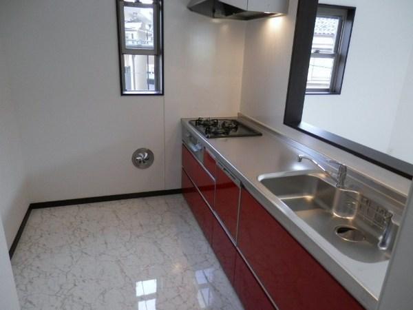 Kitchen. Indoor (11 May 2013) Shooting