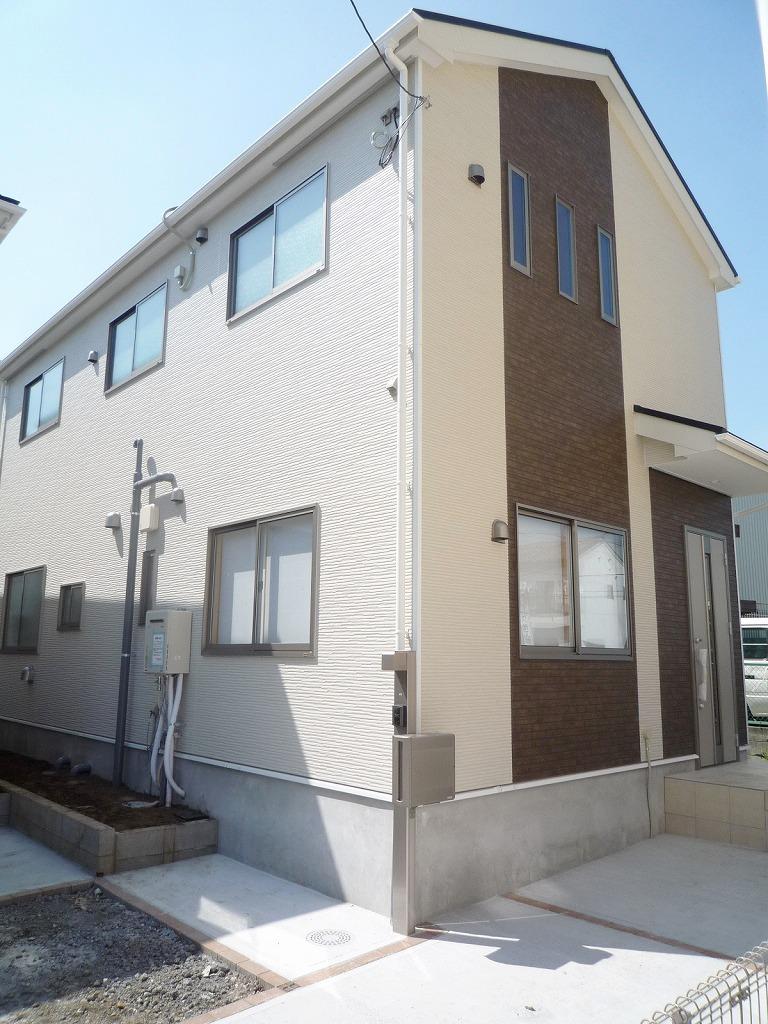 Local appearance photo. Energy-saving residential solar panels mounted (1 Building only)