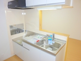 Kitchen. Spacious kitchen. 