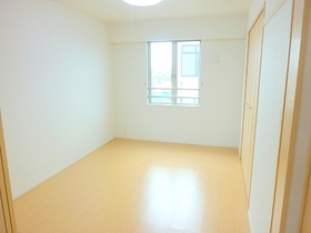 Living and room. Western-style is 6 Pledge. 