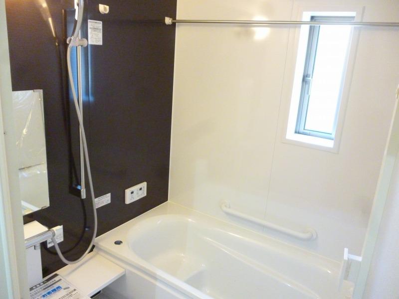 Bathroom. 1 Building bathroom (October 2013) Shooting