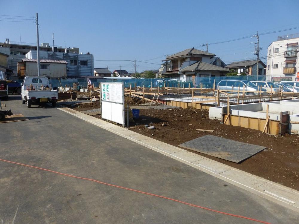 Local photos, including front road. Local (11 May 2013) Shooting