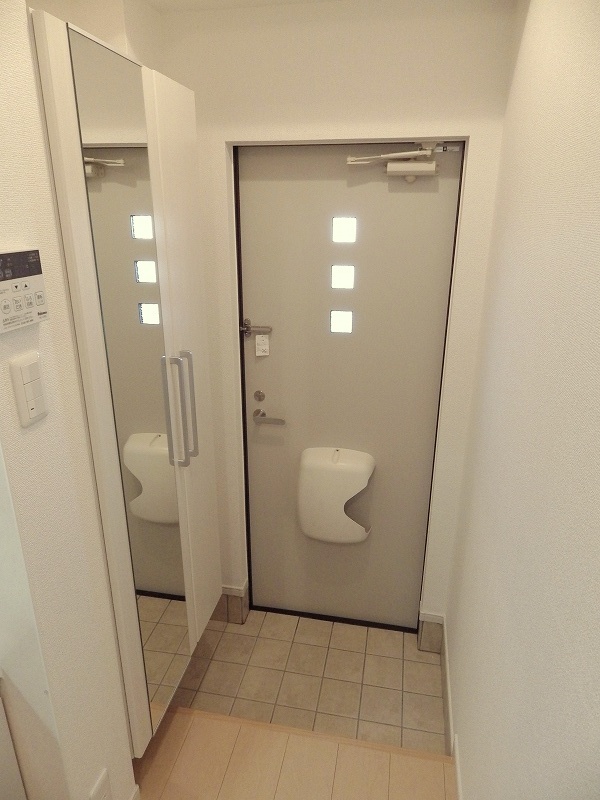 Entrance. The same type reference photograph