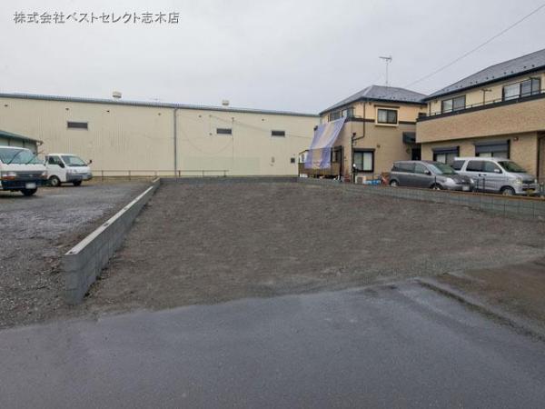 Local appearance photo. ☆ Convenient bus stop a 2-minute walk location of the movement of the day a lot of the day and luggage rain ☆