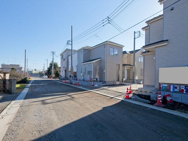 Local photos, including front road. Shooting date: 2013 / 12 / 12  North road 9m West city road  4m