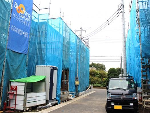 Local photos, including front road. Under construction site (3)