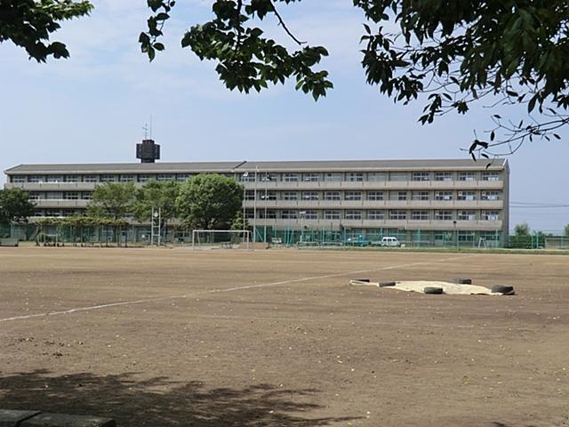 Junior high school. Shiraoka stand Shiraoka until junior high school 2100m