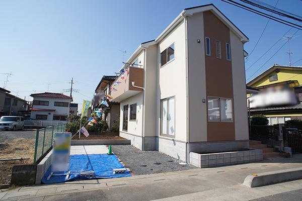 Local appearance photo. Plenty of sunshine and a pleasant breeze pour in dwelling site (October 2013) Shooting 