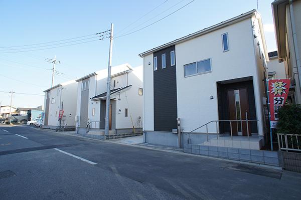 Local photos, including front road. Local (11 May 2013) Shooting