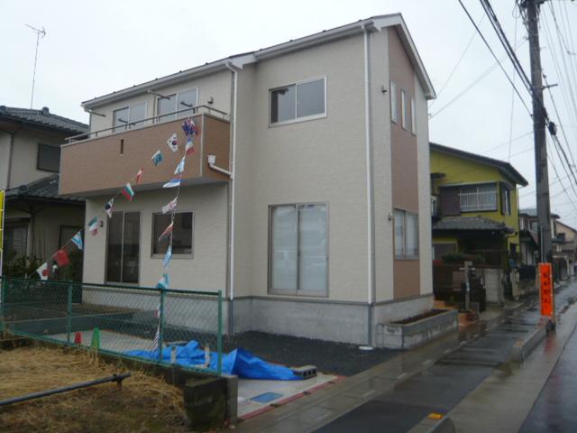 Local appearance photo.  ◆ Car space parallel two!  ◆ Front road 6m!  ◆ Wood P30 ten thousand!  ◆ Storeroom 2 Pledge +1.5 Pledge " ◆ Face-to-face kitchen! 