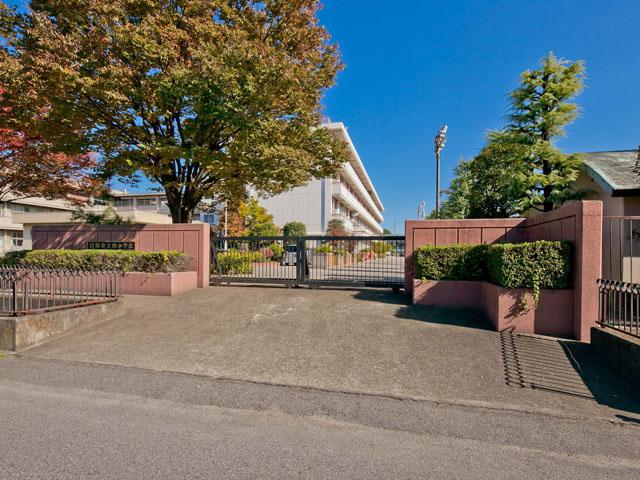 Primary school. Shiraoka stand Nishi Elementary School up to 930m