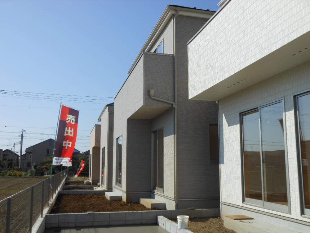 Local appearance photo. Local shooting (from the east side road) Each Building Nantei there 