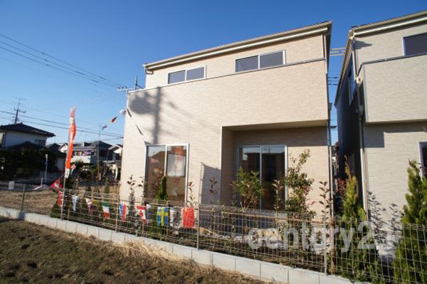 Local appearance photo. Bright dwelling local wrapped in plenty of sunlight (November 2013) Shooting A Building