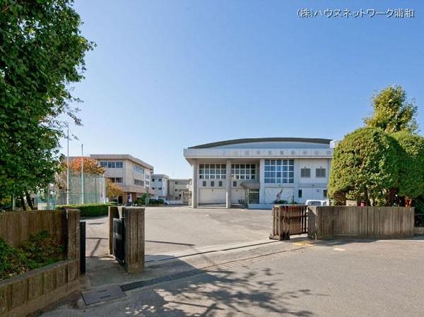 Junior high school. Shiraoka stand Shinotsu until junior high school 750m