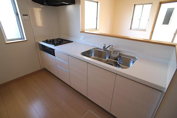 Kitchen. Face-to-face kitchen can feel your family close Indoor (11 May 2013) Shooting D Building