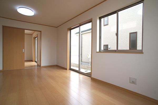 Living. Indoor (12 May 2012) shooting A Building