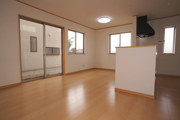 Living. Indoor (12 May 2012) shooting A Building