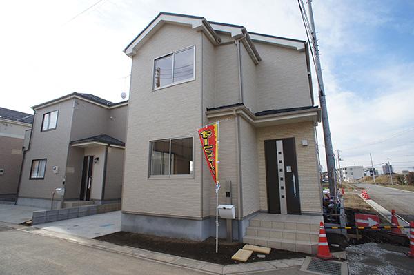 Local appearance photo. Local (12 May 2012) shooting A Building