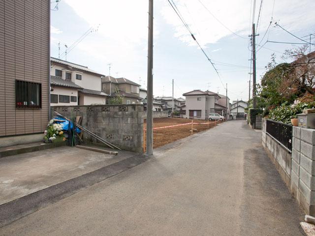 Local photos, including front road. Local (11 May 2013) Shooting