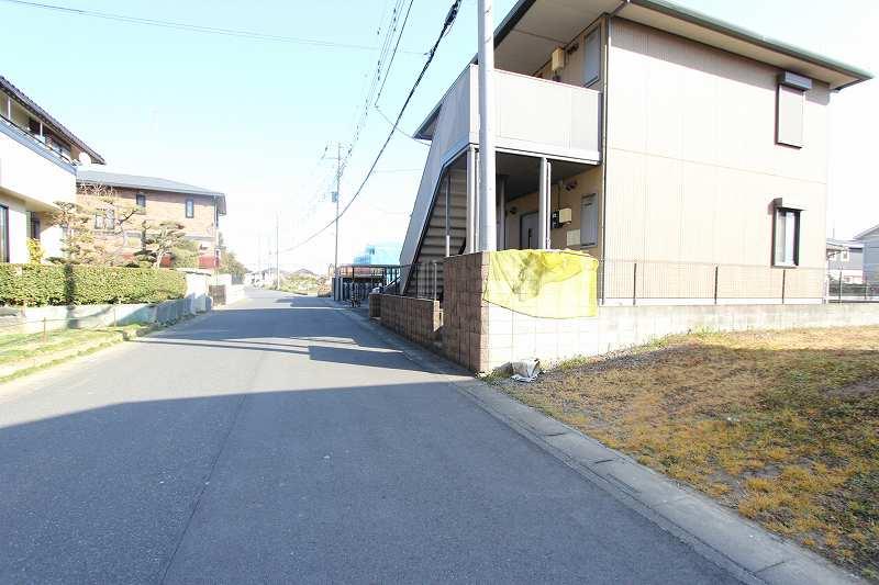 Local photos, including front road. Local (March 2013) Shooting