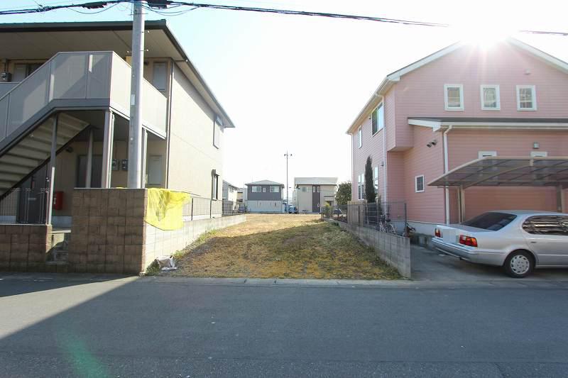 Local photos, including front road. Local (March 2013) Shooting