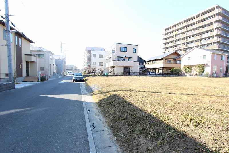 Local photos, including front road. Local (March 2013) Shooting