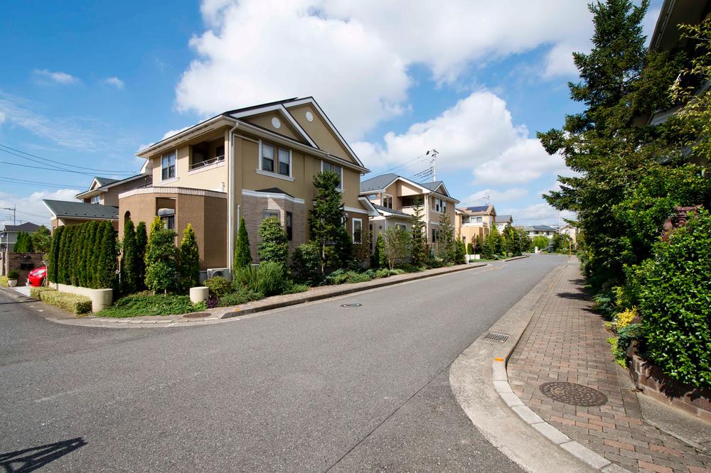 Sale already cityscape photo. District plan ・ Streets of low-rise residential-only area that has been protected by the greening plan