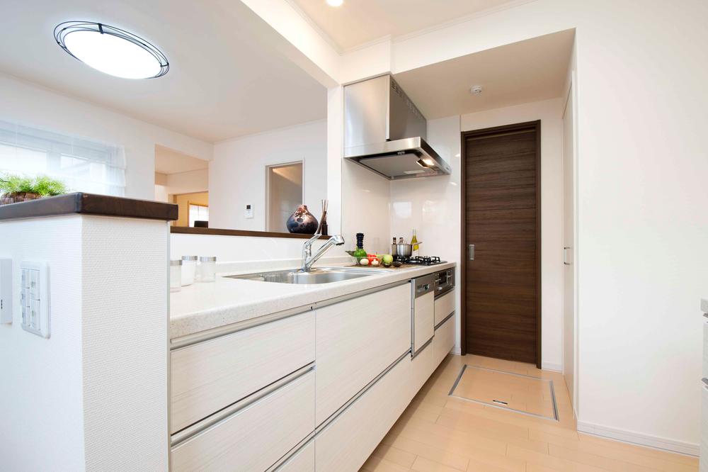 Kitchen. Kitchen with a feeling of opening established the pantry without a hanging cupboard on the kitchen counter