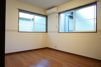 Living and room. Corner room