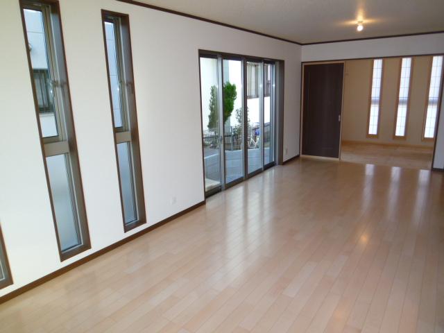 Same specifications photos (living). (Building) same specification