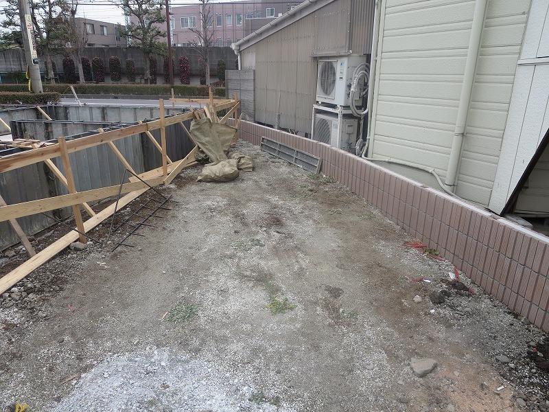 Parking lot. Local (12 May 2013) Shooting