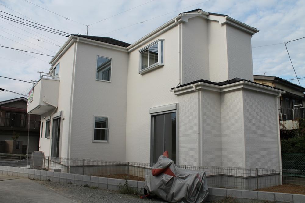 Local appearance photo. Local (10 May 2013) Shooting