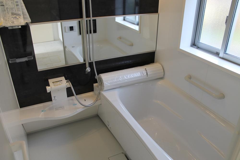 Bathroom. Local (10 May 2013) Shooting