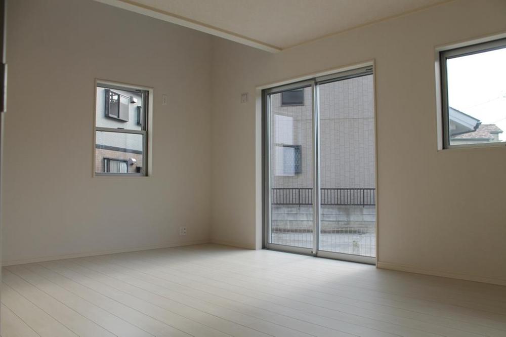 Non-living room. Local (10 May 2013) Shooting