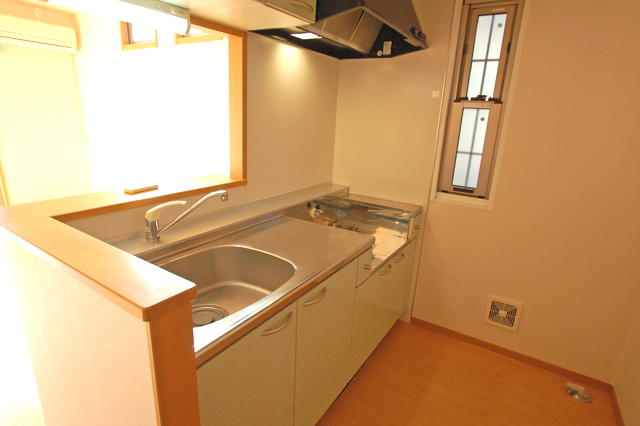 Kitchen. Spacious space at the counter kitchen.