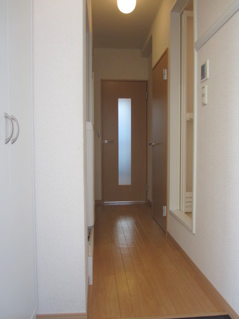 Entrance. Look around the entrance